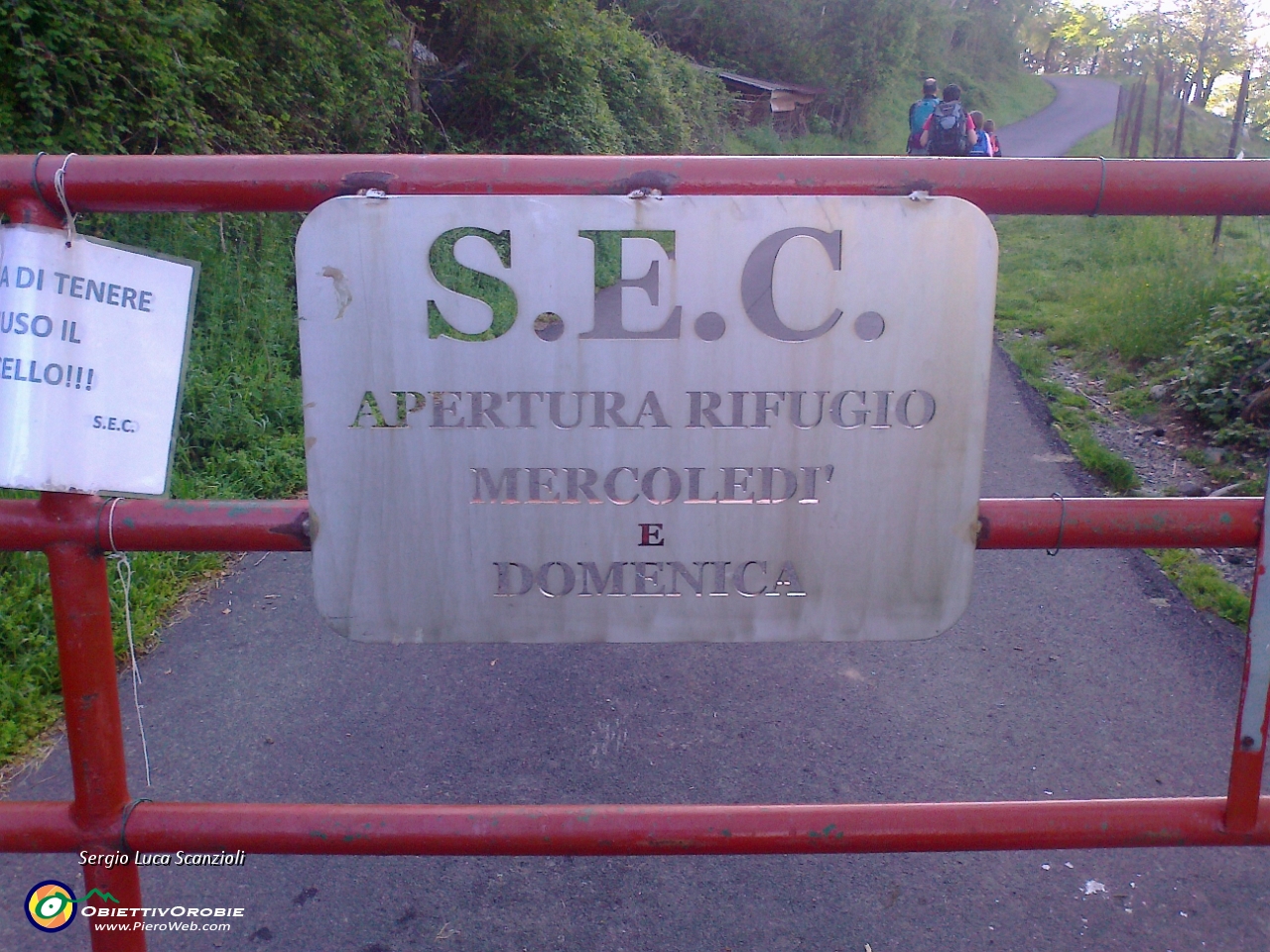 02 Notizia ingannatrice era aperto.jpg